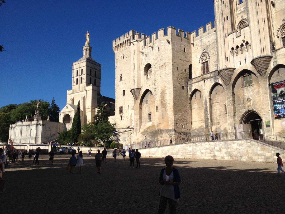 Апартаменты En Avignon 30133 Les Angles Les Angles  Экстерьер фото